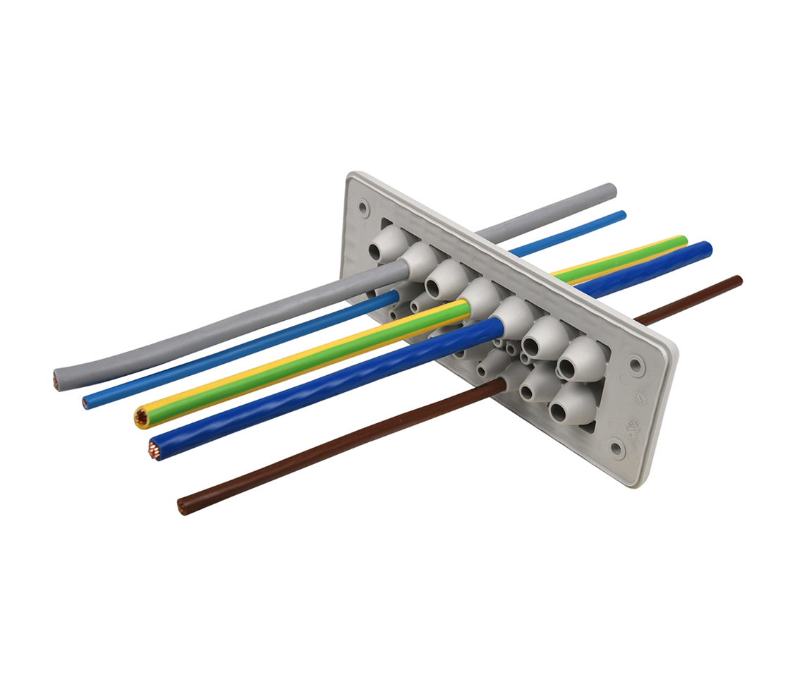 Kabeldurchführungsplatte