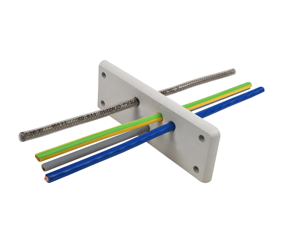 Plaques passe-câble